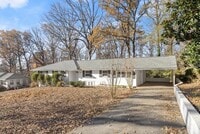 Building Photo - 2352 Elmwood Cir SE