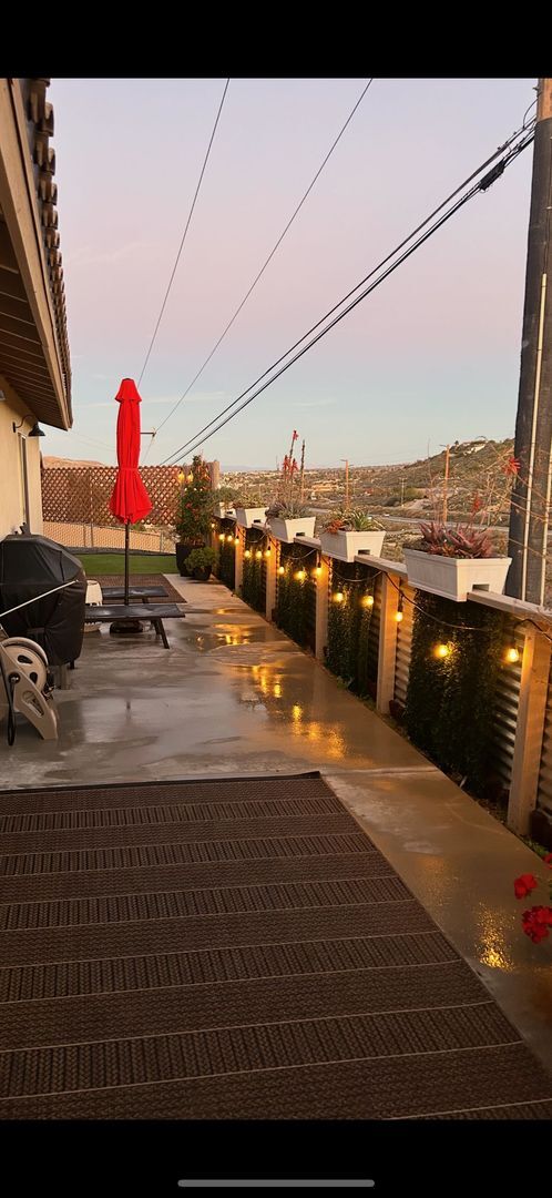 Building Photo - Beautiful, Clean 4 bedroom with Solar!!