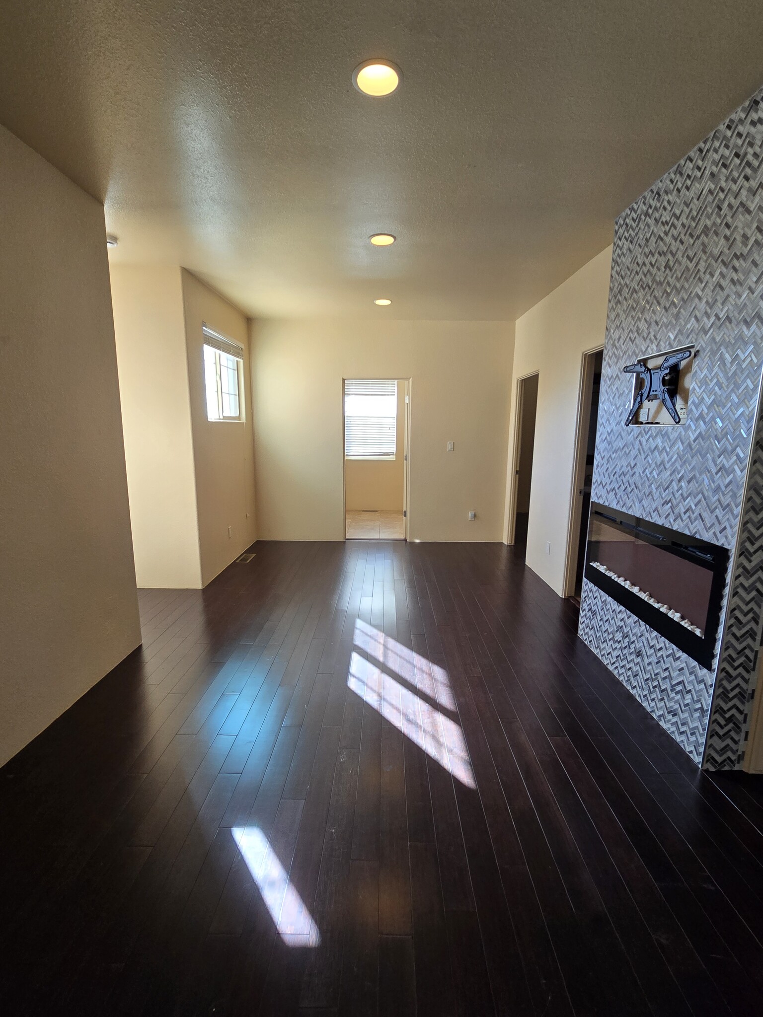 Building Photo - 3024 Calle Nueva Vista