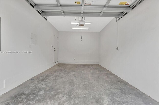 Building Photo - 1563 NW 94th Ave