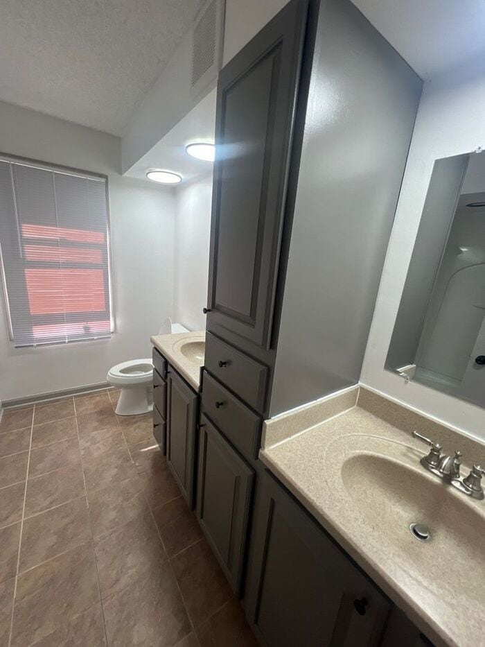 Building Photo - 3512 Maple St