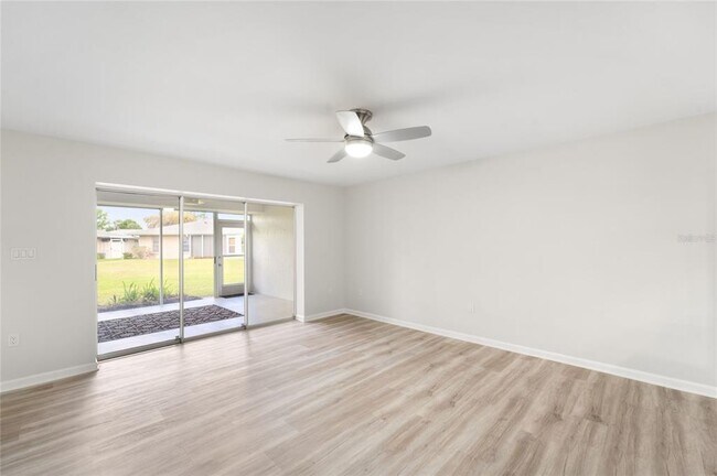 Building Photo - 5689 Evergreen Dr
