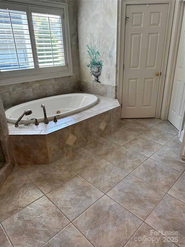 Building Photo - 5523 Challis View Ln