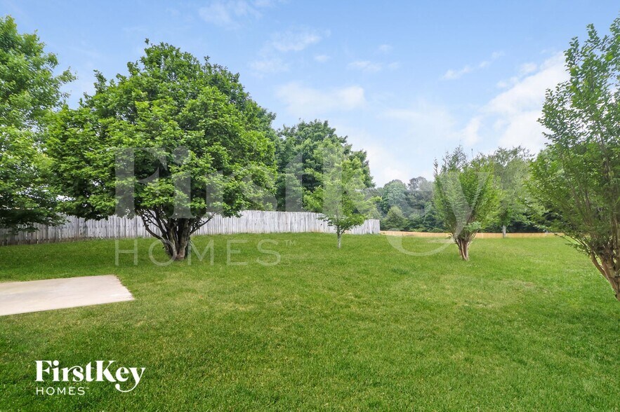 Building Photo - 8335 River Hill Commons Dr