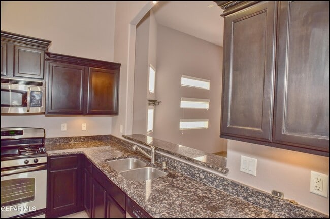 Building Photo - 14373 High Rock Dr