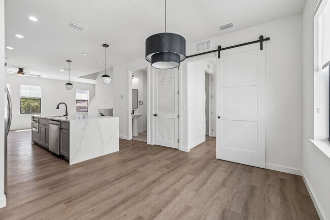 Building Photo - New Construction Townhome For Lease downtown Tampa, Ybor City, Gas Worx