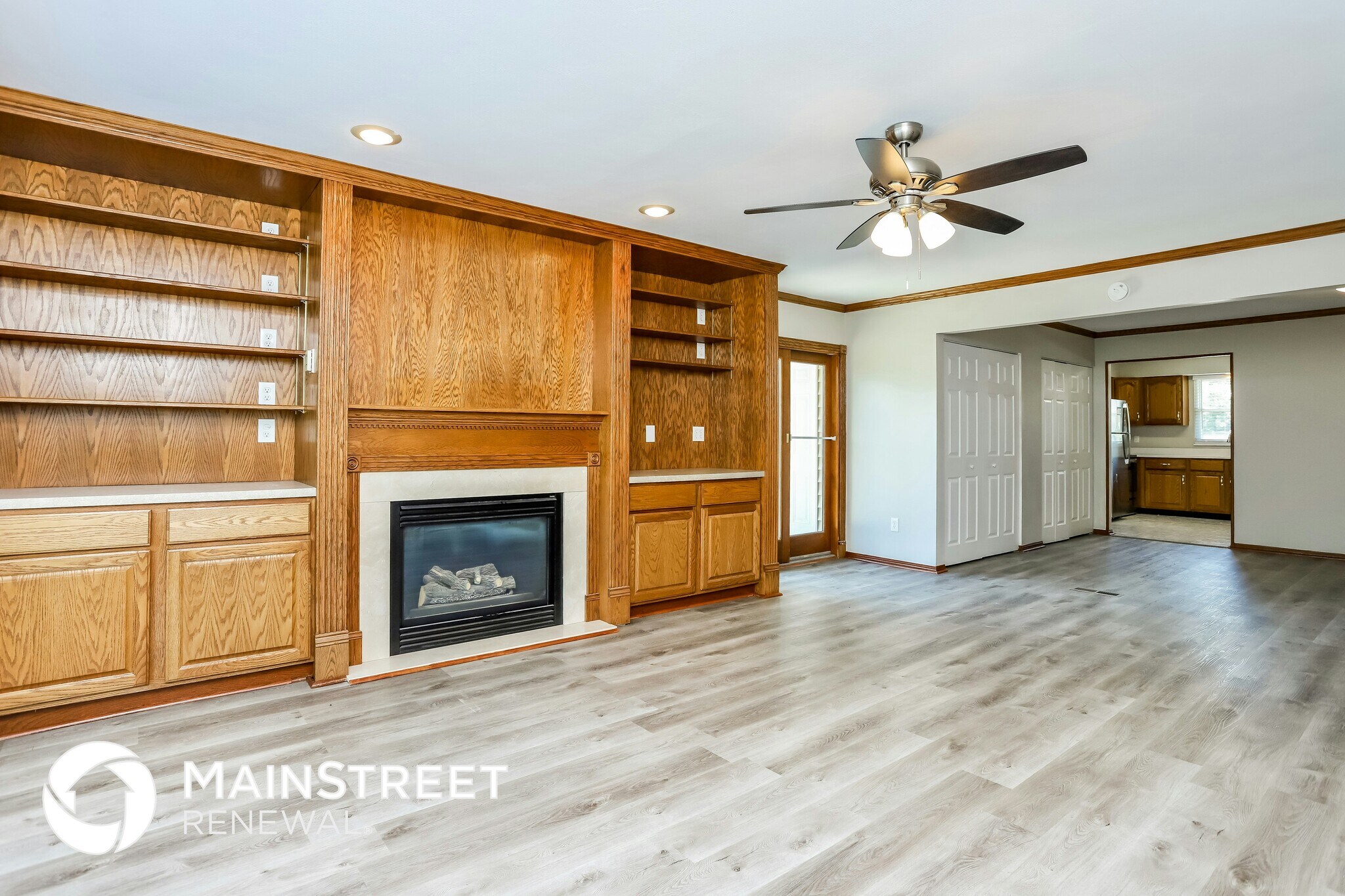 Building Photo - 910 Silverstone Dr