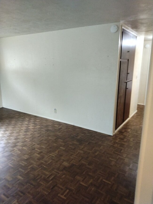 Building Photo - Adorable 2 Bedroom Home!