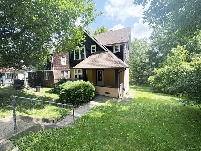 Primary Photo - 800 N 6th St