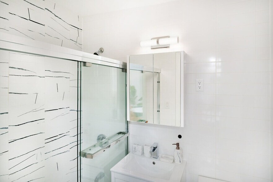 Building Photo - 444 W 48th St