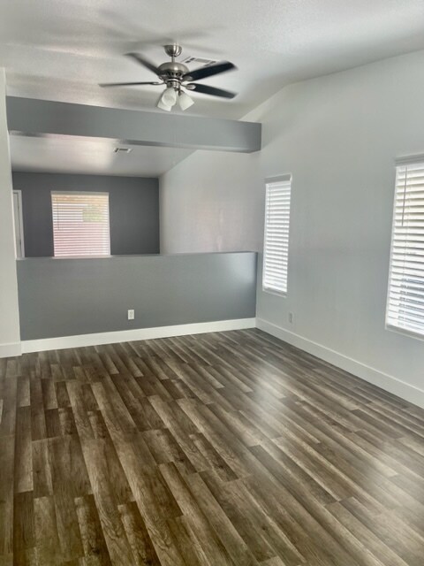 Building Photo - 3004 Honeysuckle Ave
