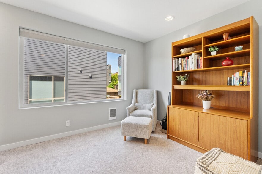 Building Photo - 6405B 22nd Ave NW