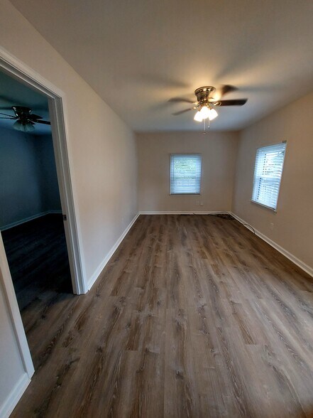Living Room - 4041 Northampton Dr