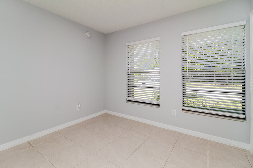Building Photo - 496 Wild Fox Dr