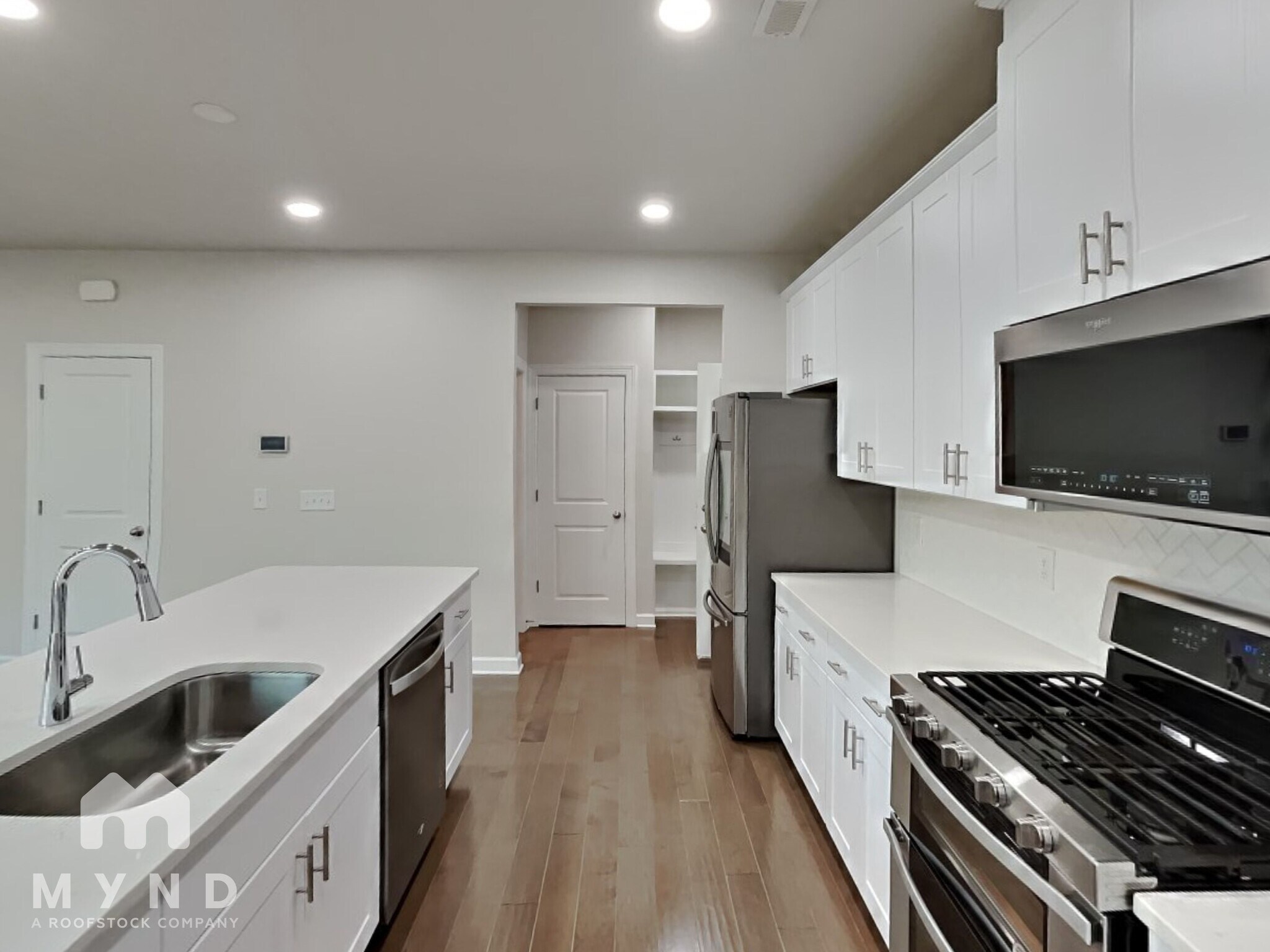 Building Photo - 3325 Lisburn St