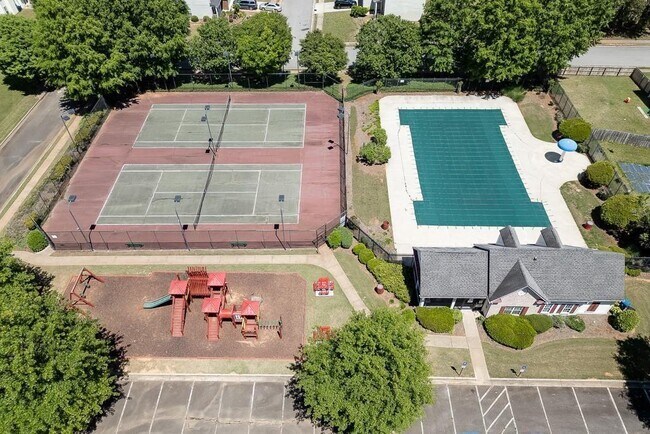 Building Photo - 678 Clairidge Elm Trail SW