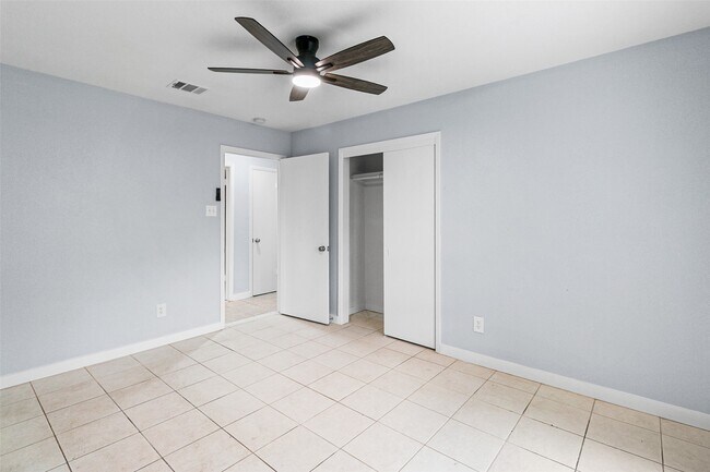 Building Photo - 9002 Bunny Run Dr