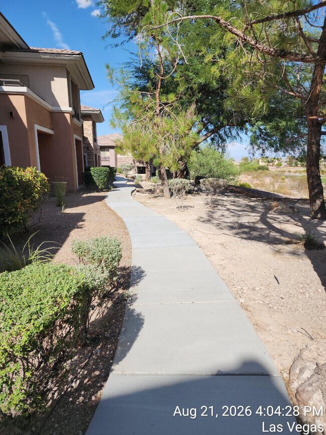 Building Photo - 664 Peachy Canyon Cir