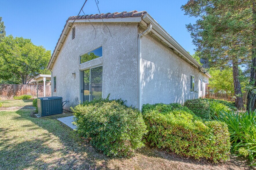 Building Photo - 1708 E Chelsea Dr