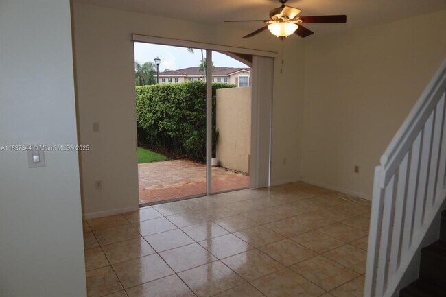 Building Photo - 185 Riverwalk Cir