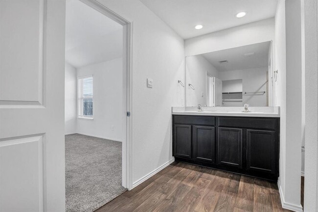 Building Photo - 2439 Moraine Vly Dr