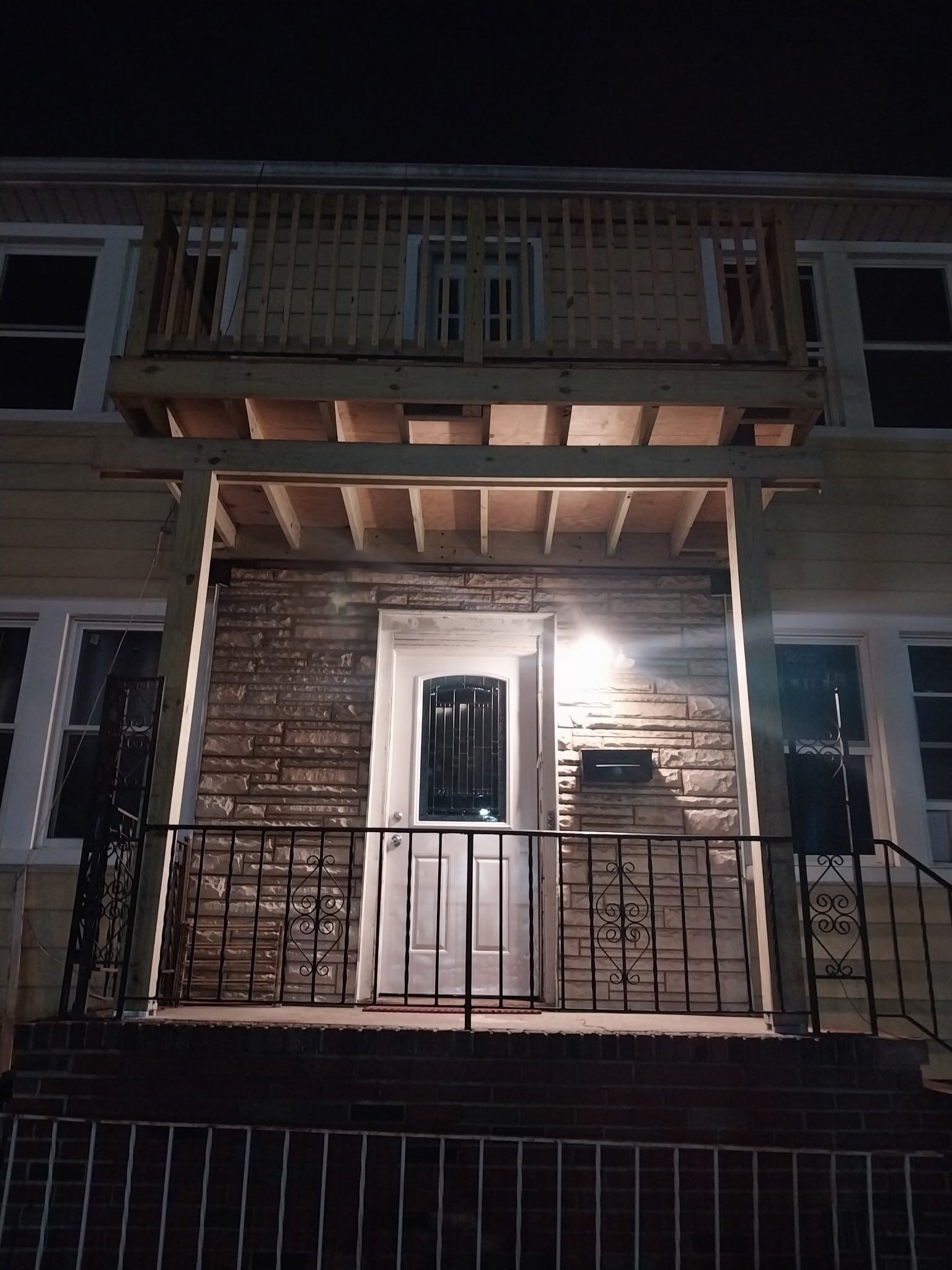 Building Photo - 137 Chestnut Ave