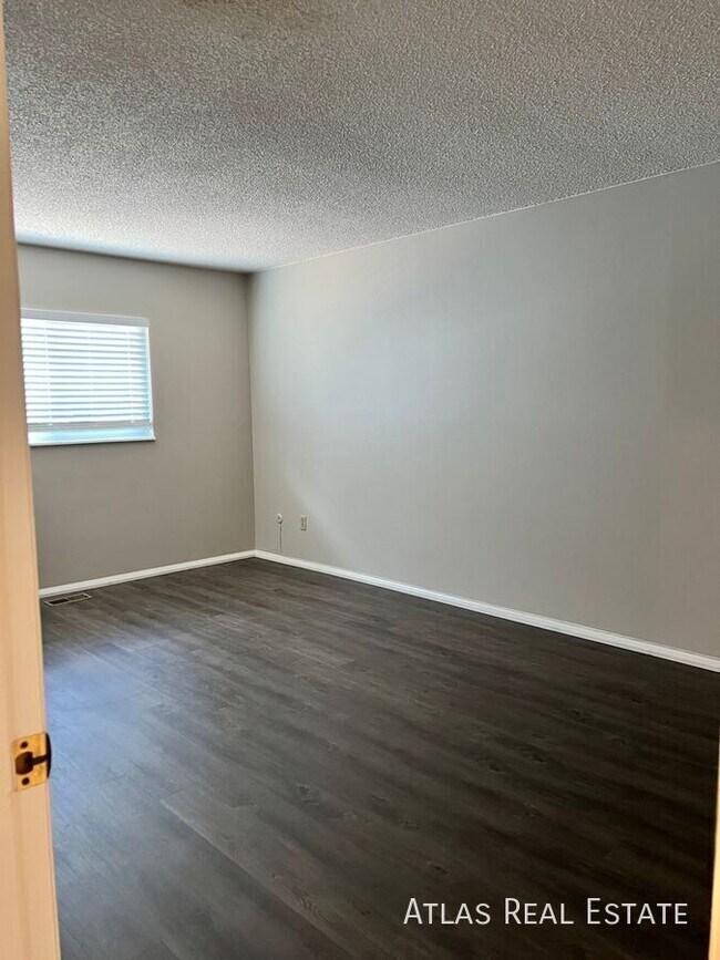 Building Photo - 11194 Forest Ave