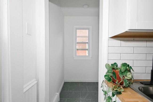 Building Photo - 22 Kelley St