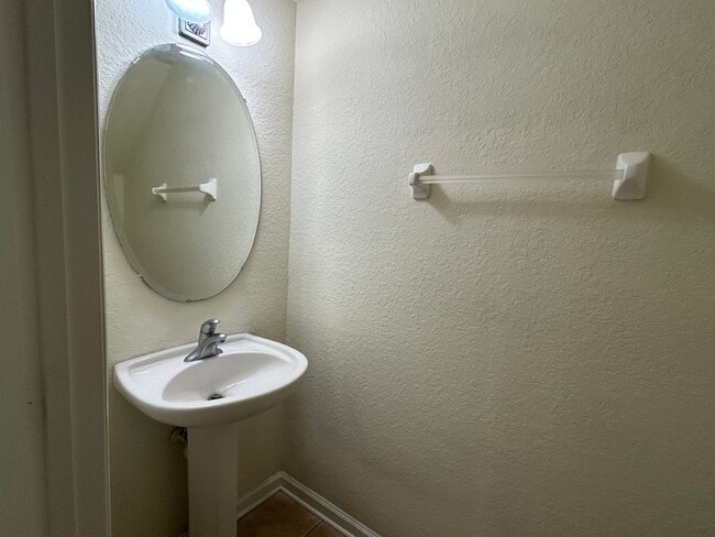 Building Photo - 3497 Shallot Dr