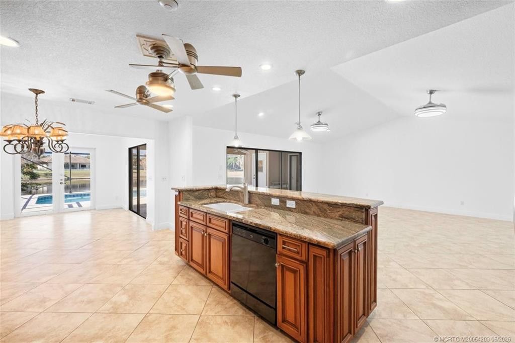 Building Photo - 3074 NE Loquat Ln