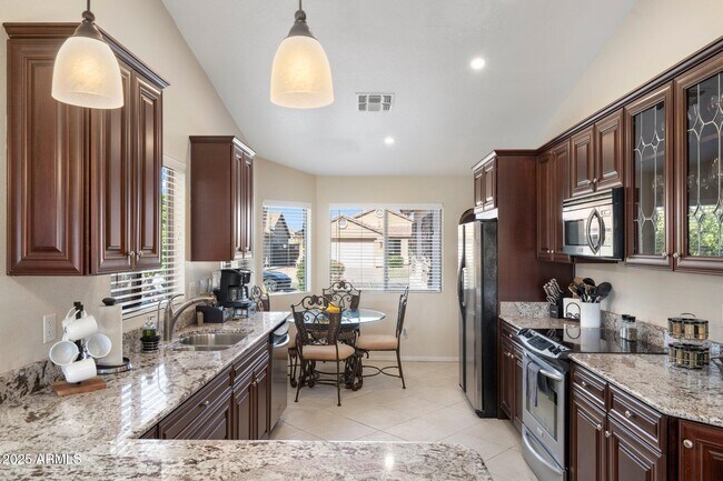 Building Photo - 30624 N Royal Oak Way