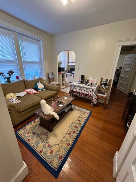 Building Photo - 187 Winthrop Rd