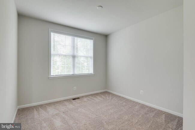 Building Photo - 41256 Lenah Point Dr