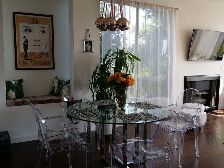 Building Photo - 8960 Cynthia St