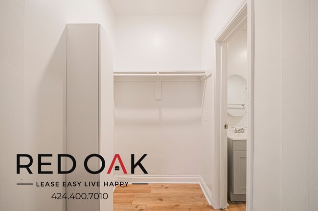 Building Photo - 516 N Harvard Blvd