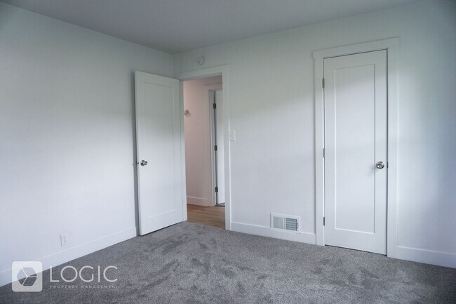 Building Photo - 171 E 3000 S