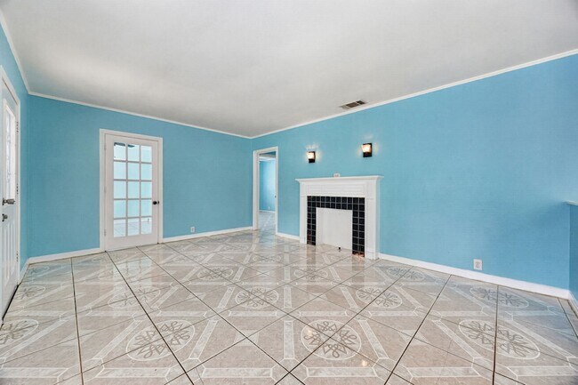 Building Photo - 907 Buckalew St