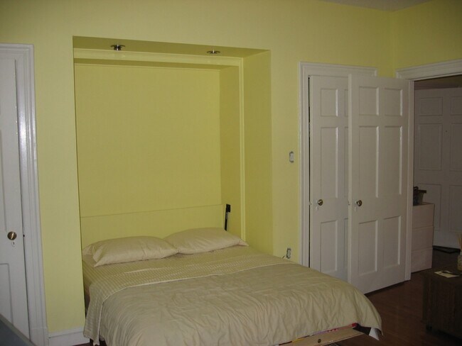 Murphy Hide away Bed - 3100 Connecticut Ave NW