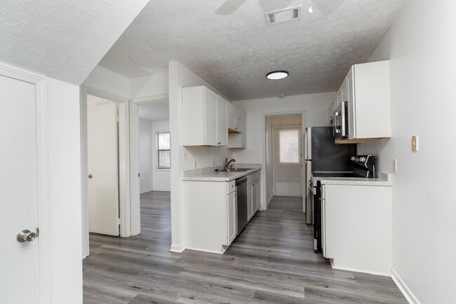 Building Photo - 801 Burcale Rd