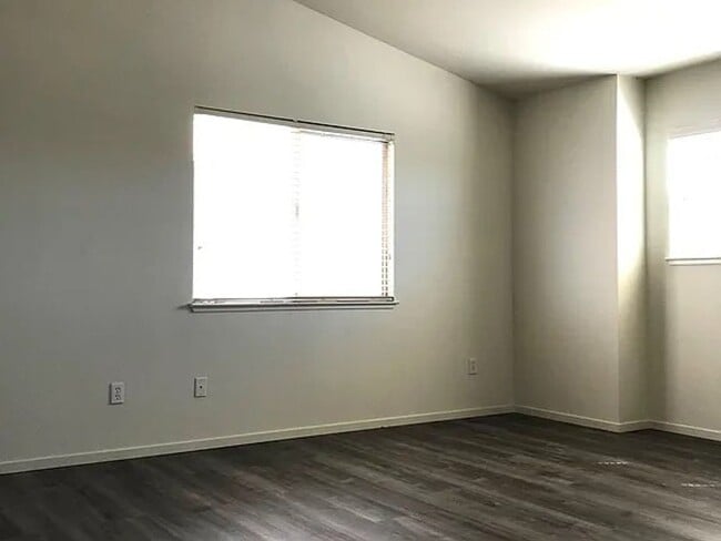 Building Photo - Single Family Home