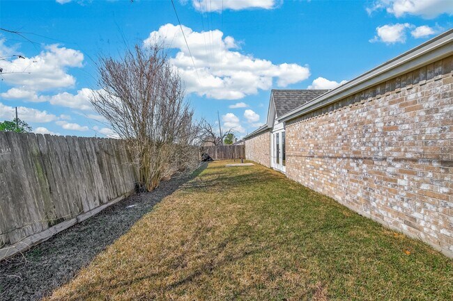 Building Photo - 3517 Denio Dr