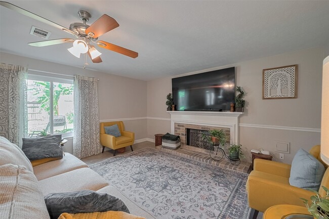 Building Photo - 3426 Hidden Creek Dr