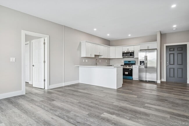 Building Photo - 153 Greenwich Ave