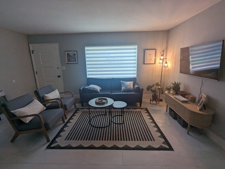 Living room - 2519 Amherst Ave