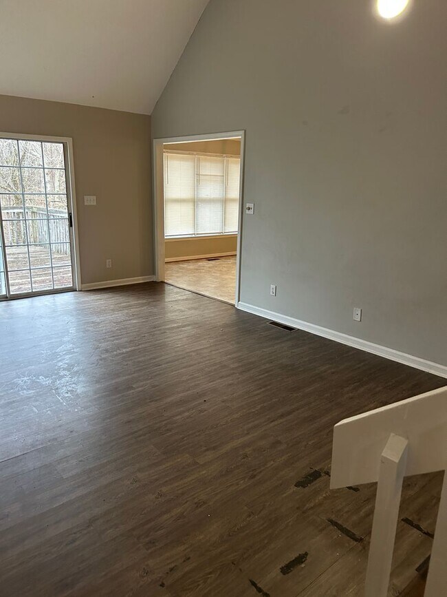 Building Photo - 716 Bluffridge Trail