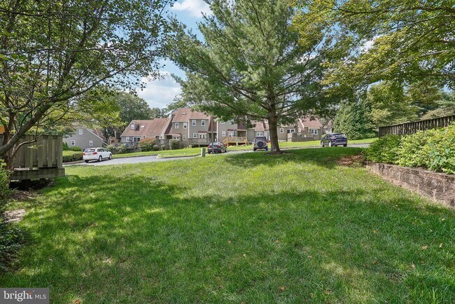 Building Photo - 3202 Eaton Ct