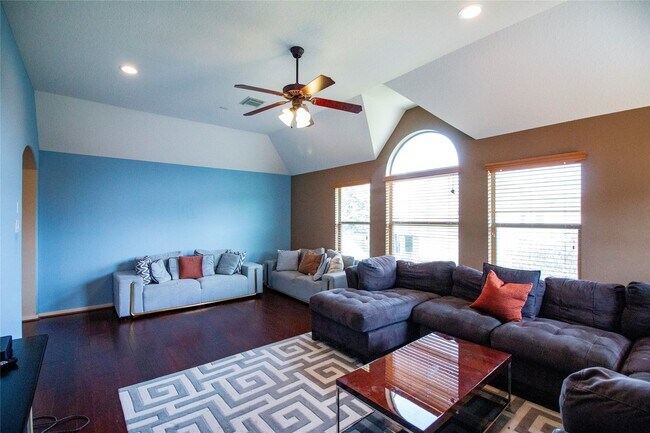 Building Photo - 19509 N Comal River Dr