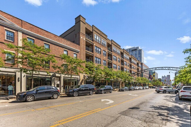 Building Photo - 854 N High St