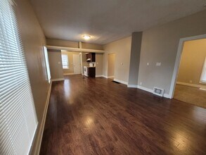 Building Photo - 2 Bedroom, 1 Bathroom home with front porch and fenced yard!