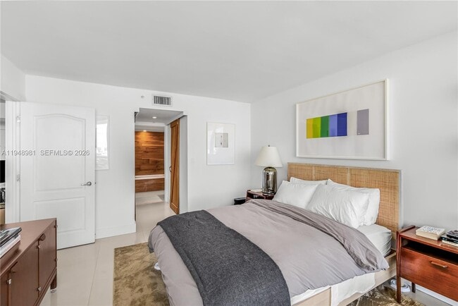 Building Photo - 1800 Sunset Harbour Dr